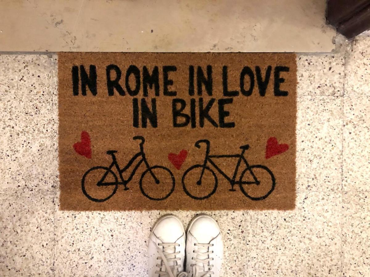 In Rome In Love In Bike Экстерьер фото